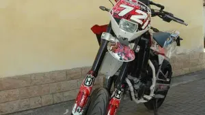 Husqvarna SM 125 (2010 - 12)  (6)