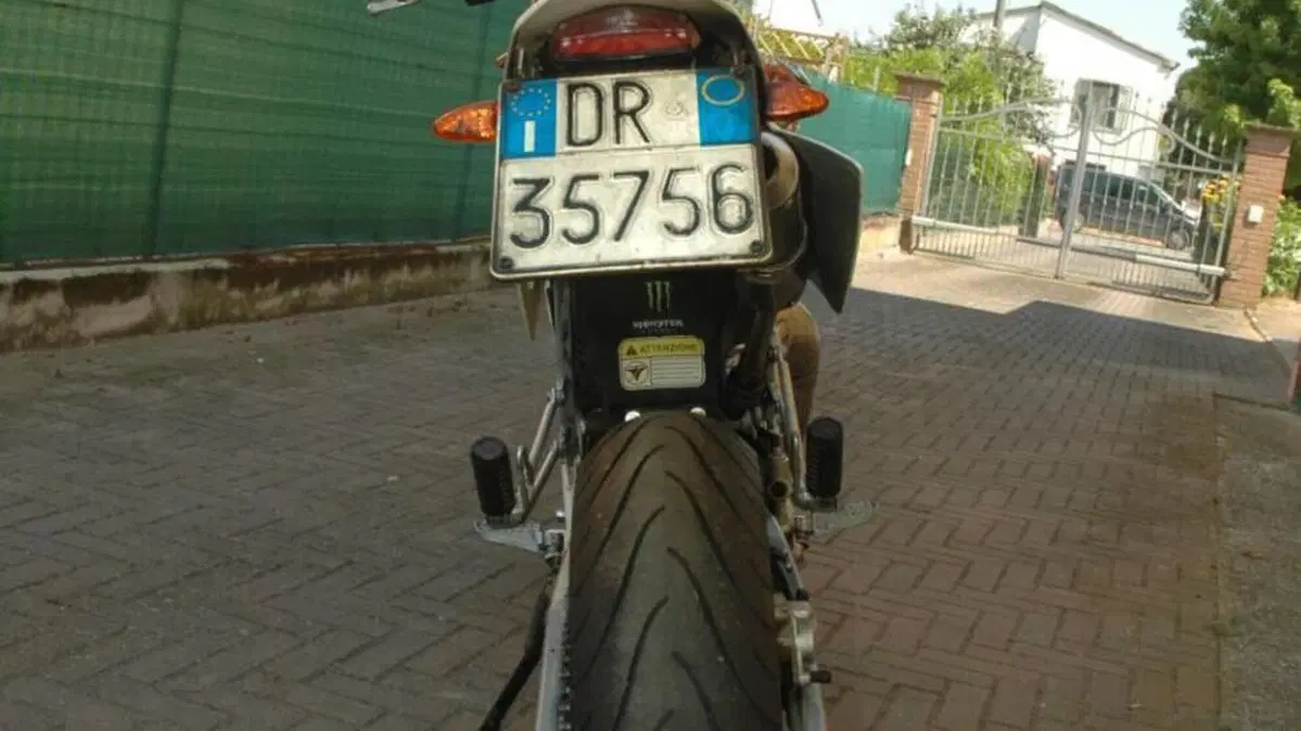 Husqvarna SM 125 (2010 - 12)  (8)
