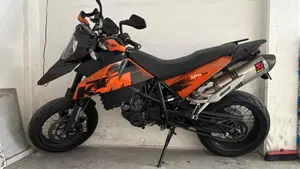 KTM 690 Supermoto 