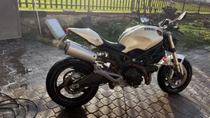 Ducati Monster 696 ABS (2009 - 14)  (4)