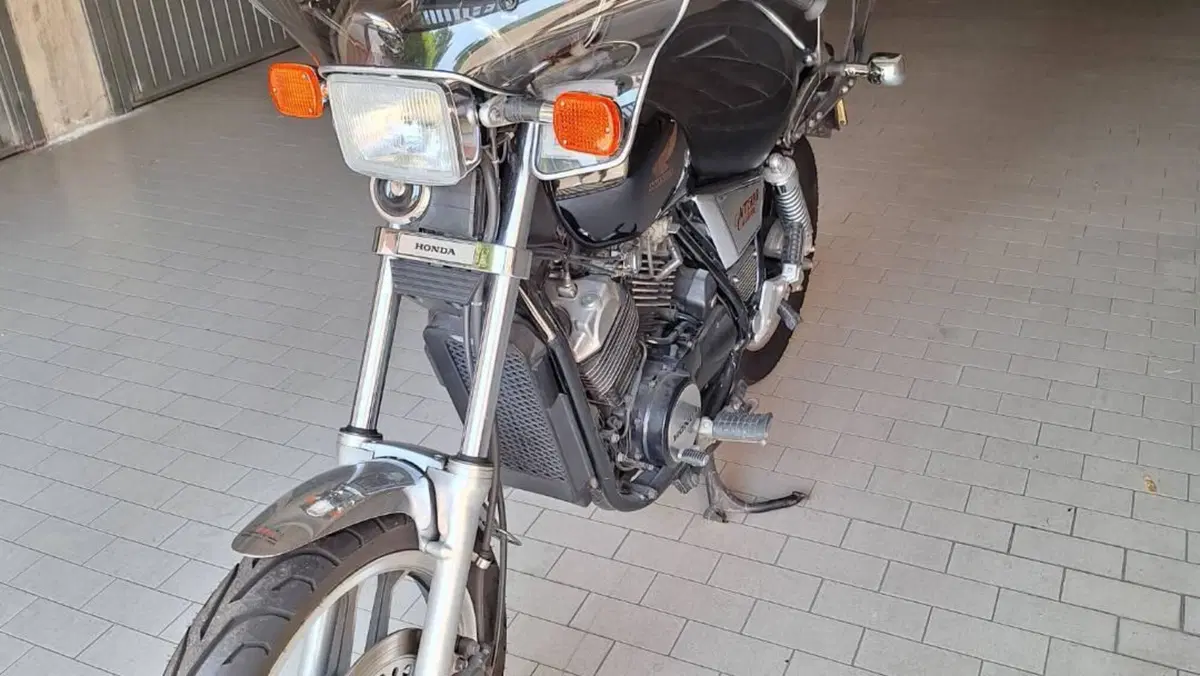 Honda VT 500 CD (1985 - 88)  (4)