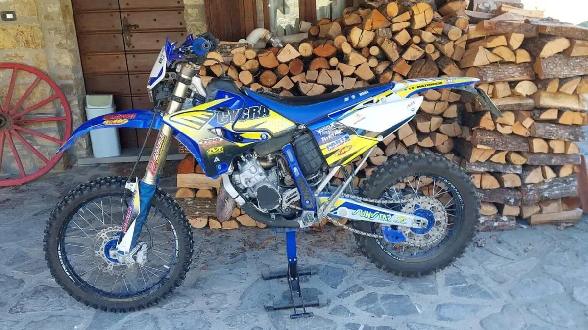 Yamaha YZ 125 (2015)  (4)
