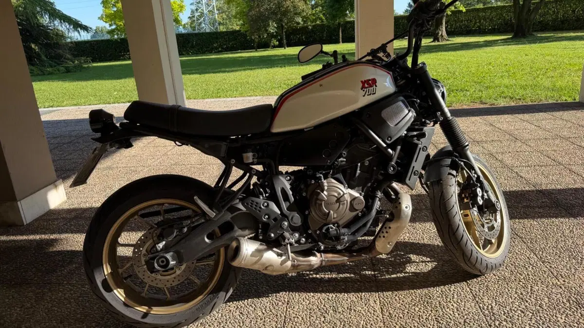 Yamaha XSR 700 XTribute (2022 - 24)  (3)
