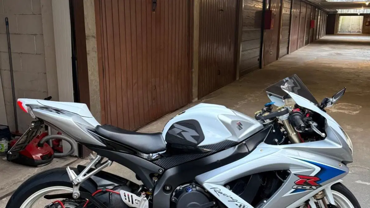 Suzuki GSR 600 (2006 - 11)  (10)