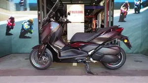 Yamaha X-Max 300 Tech Max (2025 - 26)  (2)