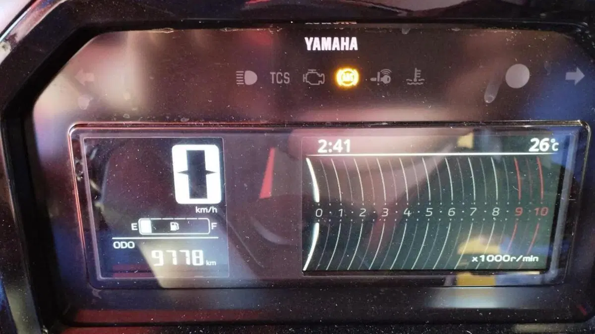 Yamaha X-Max 300 Tech Max (2025 - 26)  (5)