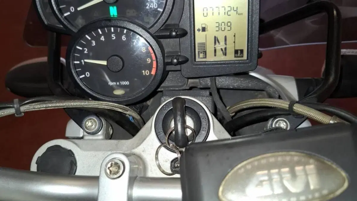 Bmw R 1200 R (2006 - 11)  (3)