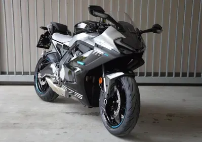 CFMOTO 675SR-R (2025 - 26) - Annuncio 10054600