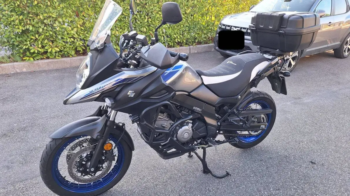 Suzuki V-Strom 650XT (2021 - 25)  (2)
