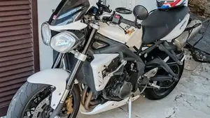 Triumph Street Triple R (2009 - 12) 