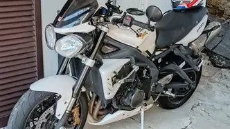 Triumph Street Triple R (2009 - 12) usata