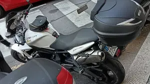 Triumph Street Triple R (2009 - 12)  (2)