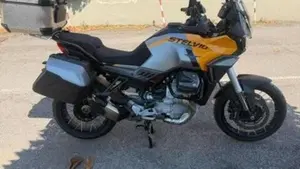 Moto Guzzi Stelvio (2024 - 26)  (7)