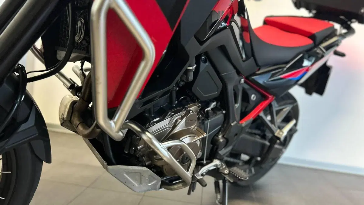 Honda Africa Twin CRF 1100L ES (2024 - 26)  (8)