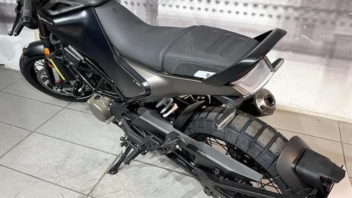 Husqvarna Svartpilen 125 (2024 - 26)  (9)