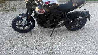Triumph Trident 660 Triple Tribute Edition (2024) usata