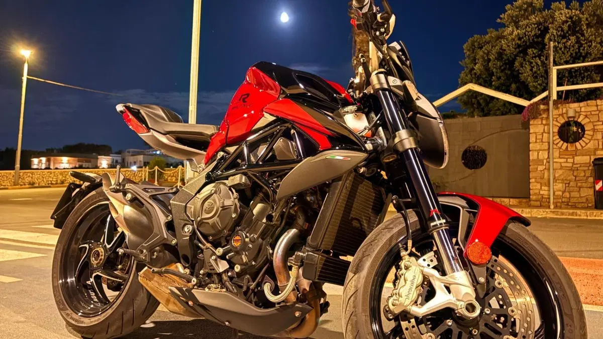 MV Agusta Brutale 800 RR (2021 - 25)  (3)