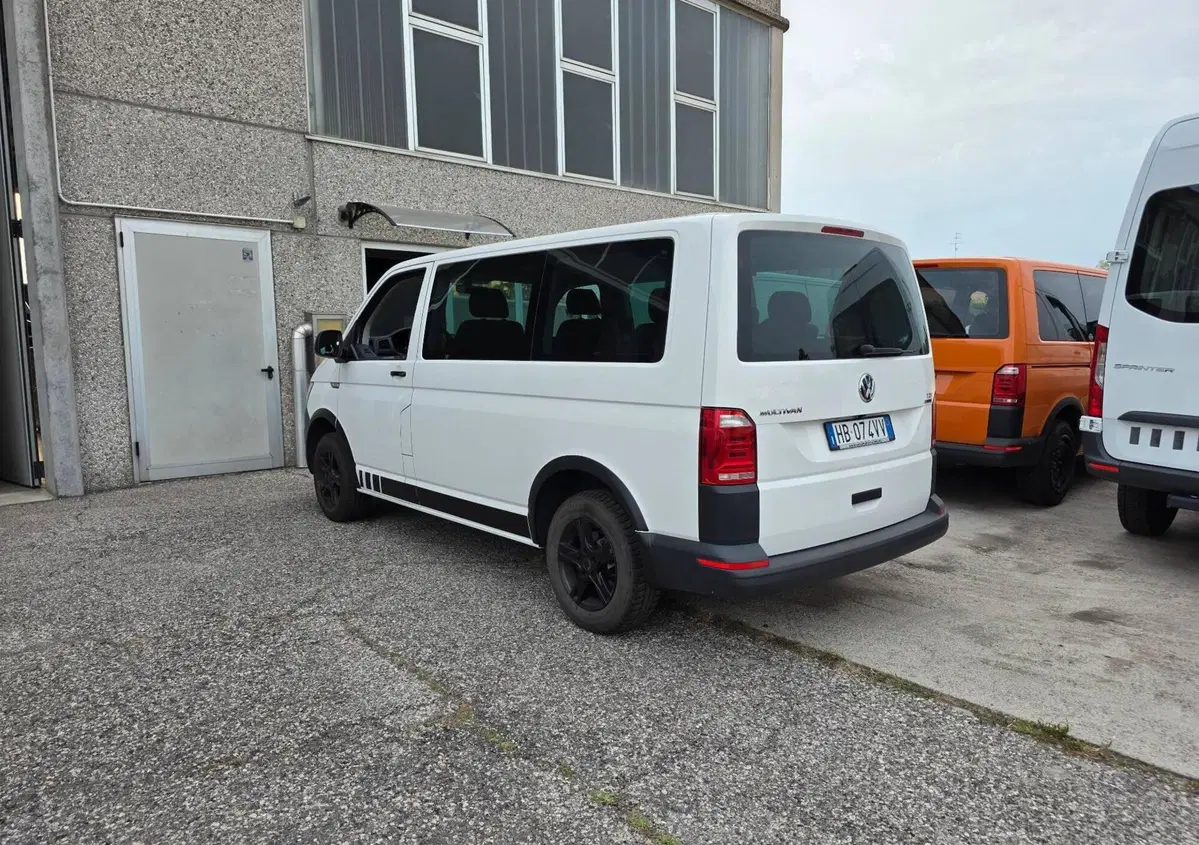 Volkswagen Multivan 2.0 TDI 150CV 4Motion Tech (3)