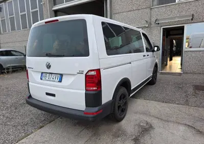 Volkswagen Multivan 2.0 TDI 150CV 4Motion Tech (4)