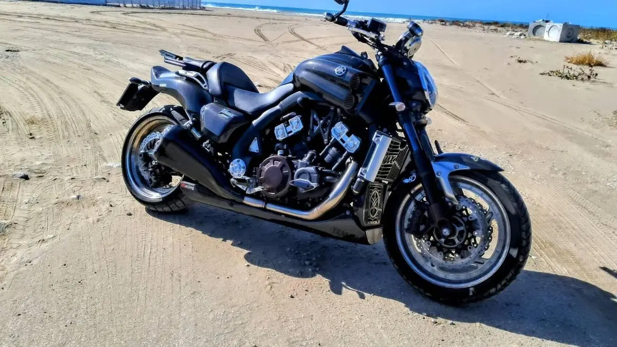 Yamaha VMAX (2008 - 17) 