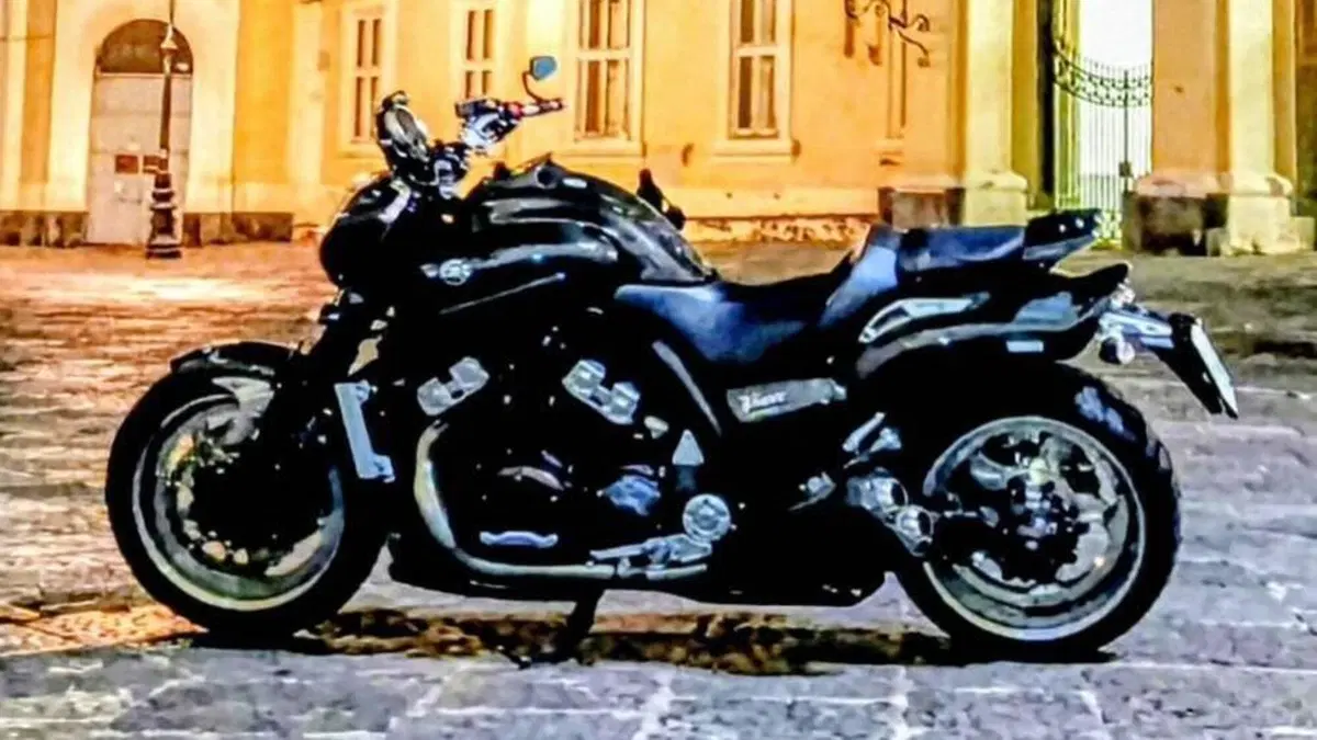 Yamaha VMAX (2008 - 17)  (3)