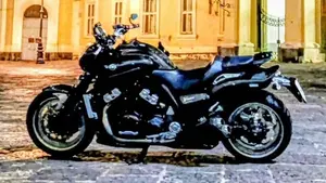 Yamaha VMAX (2008 - 17)  (3)