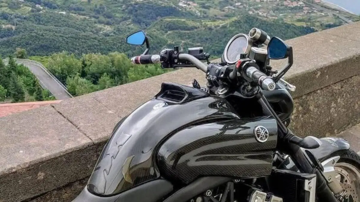 Yamaha VMAX (2008 - 17)  (4)