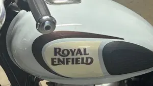 Royal Enfield Classic 350 (2021 - 26)  (3)