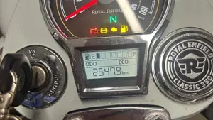 Royal Enfield Classic 350 (2021 - 26)  (6)