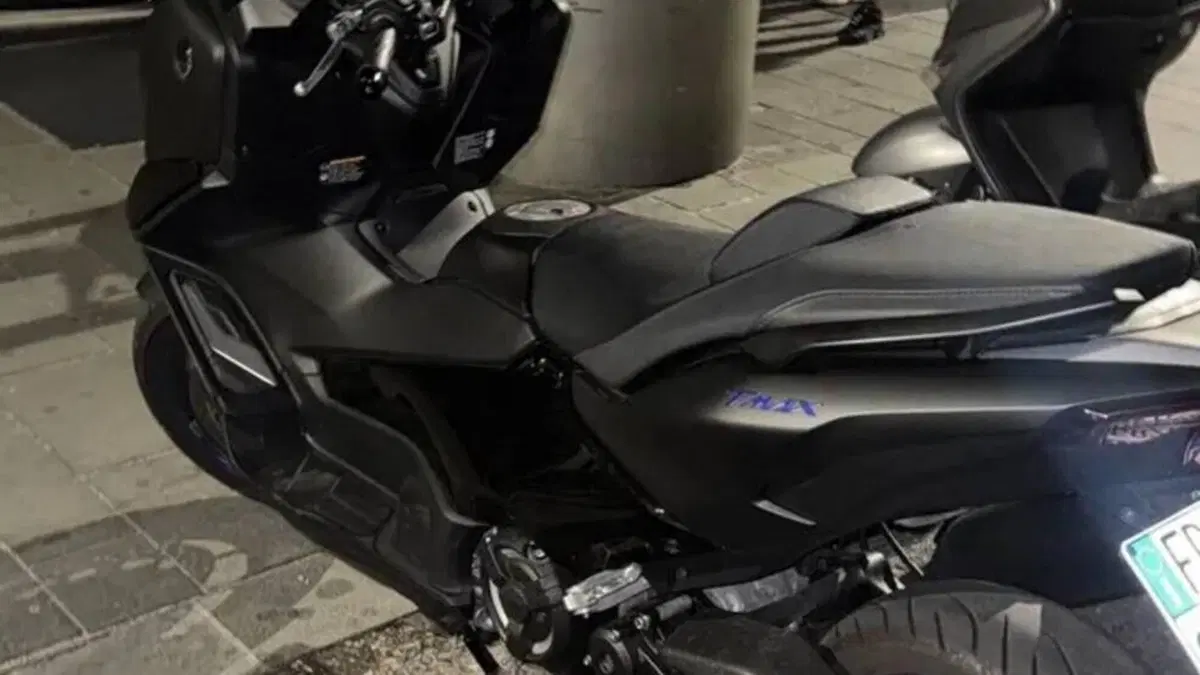 Yamaha T-Max 560 (2025 - 26)  (3)