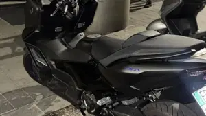 Yamaha T-Max 560 (2025 - 26)  (3)