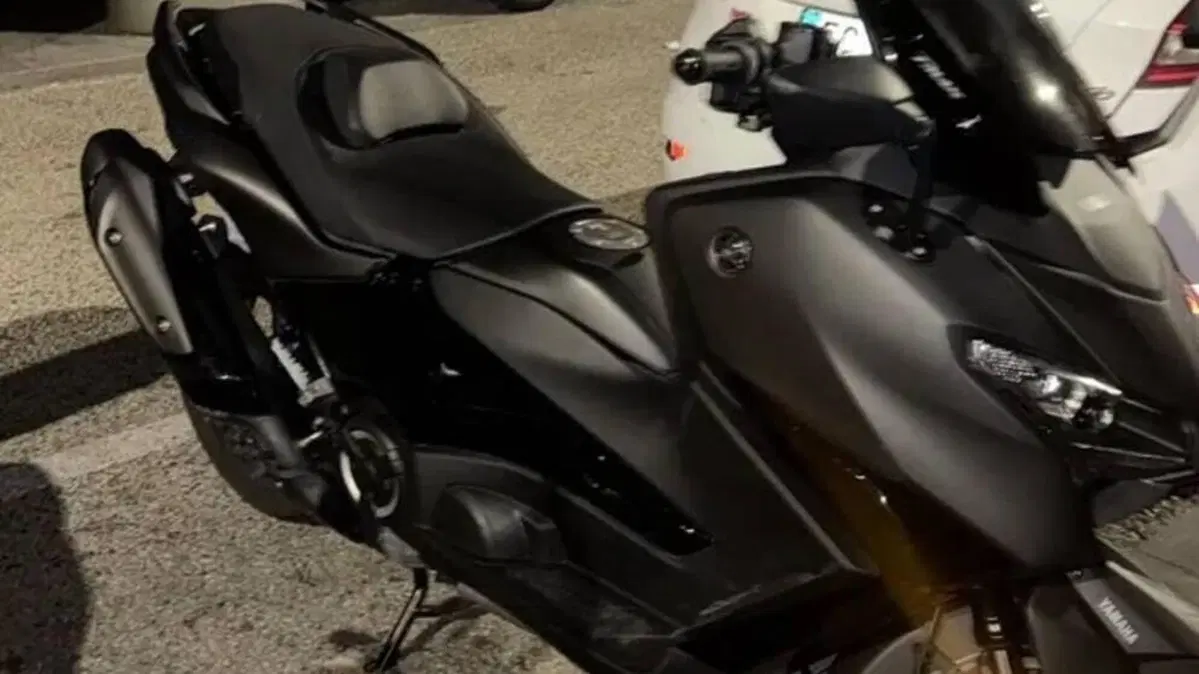 Yamaha T-Max 560 (2025 - 26)  (4)