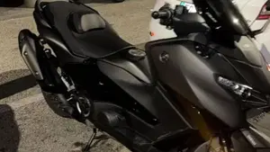 Yamaha T-Max 560 (2025 - 26)  (4)