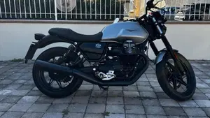 Moto Guzzi V7 Stone (2021 - 24) 