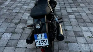 Moto Guzzi V7 Stone (2021 - 24)  (5)