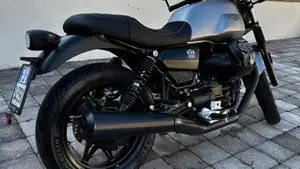 Moto Guzzi V7 Stone (2021 - 24)  (6)