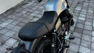 Moto Guzzi V7 Stone (2021 - 24)  (7)