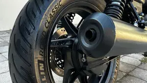 Moto Guzzi V7 Stone (2021 - 24)  (10)