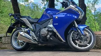 Honda VFR 1200 F DCT ABS (2010 - 16) usata