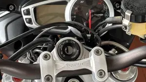 Triumph Street Triple R (2013 - 14)  (5)