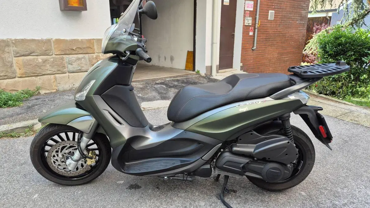 Piaggio Beverly 300 S i.e. ABS-ASR (2016 - 20)  (2)