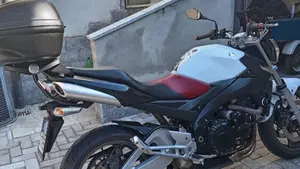 Suzuki GSR 600 (2006 - 11)  (2)