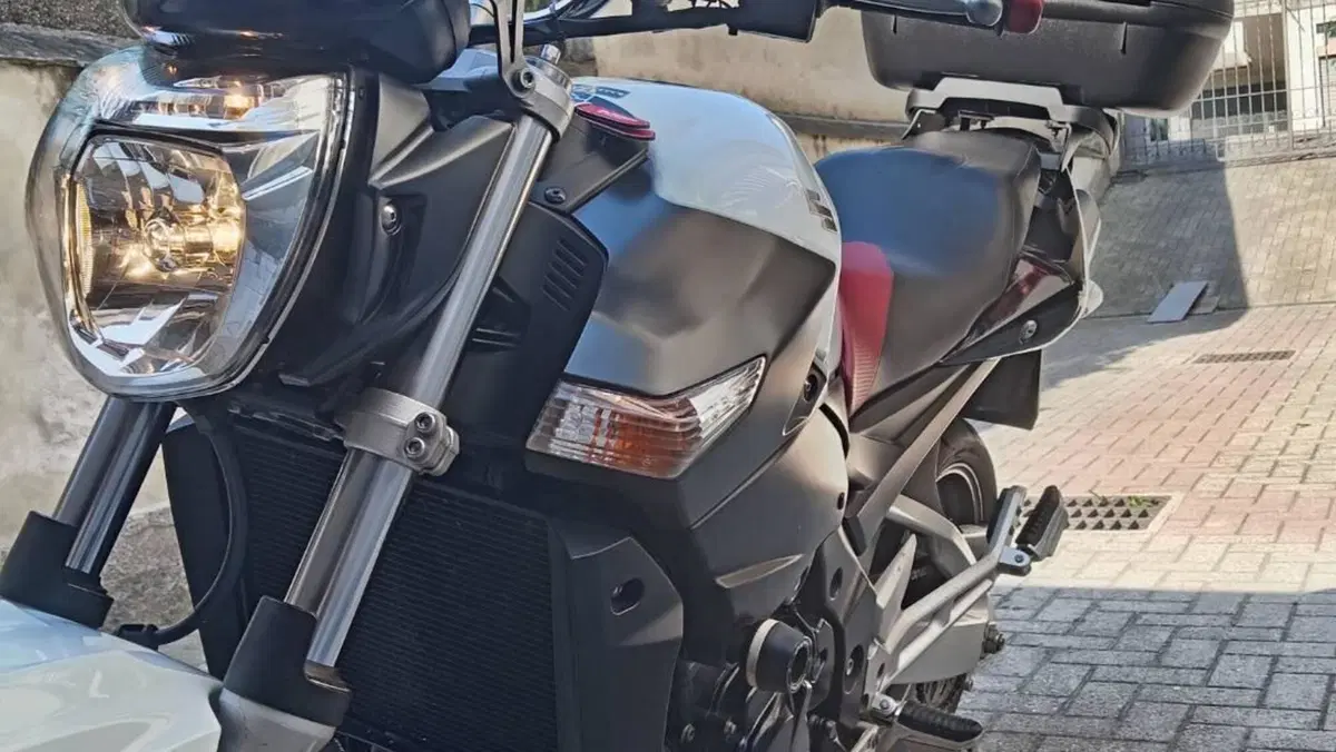 Suzuki GSR 600 (2006 - 11)  (4)