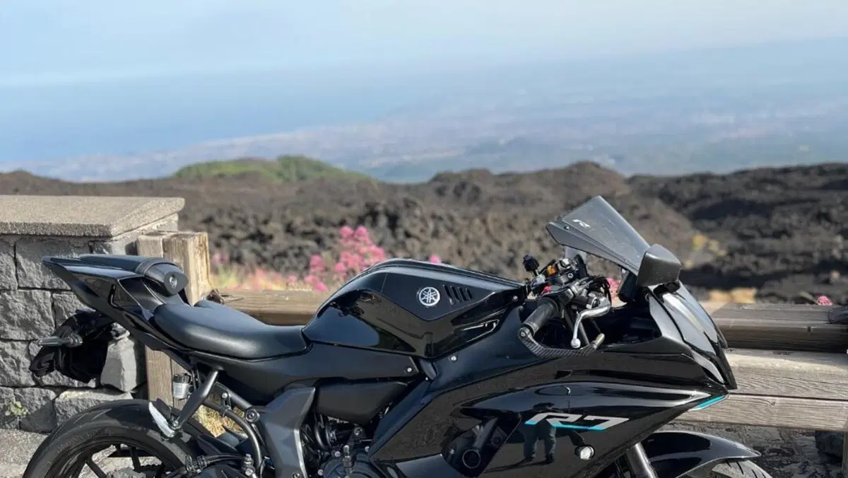 Yamaha YZF R7 (2021 - 25)  (3)