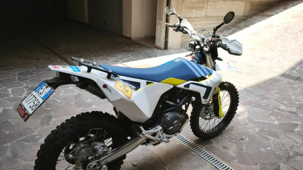 Husqvarna 701 Enduro (2020)  (3)