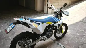 Husqvarna 701 Enduro (2020)  (3)