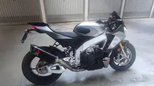 Aprilia Tuono V4 (2021 - 24)  (2)