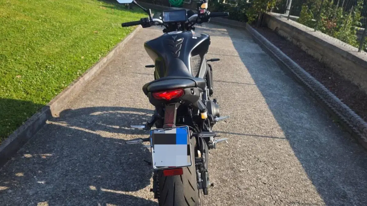 Yamaha MT-09 (2021 - 23)  (2)