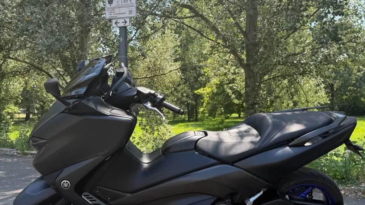 Yamaha T-Max 530 SX Sport Edition (2018 - 19)  (2)