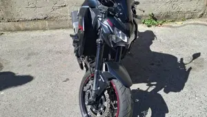 Kawasaki Z 900 (2020)  (2)